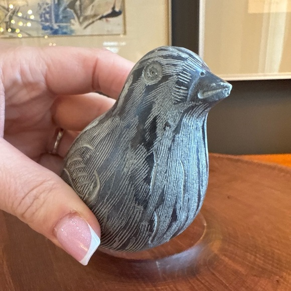 Inuit Soapstone Bird Sculpture, First Nations Art, hand carved Stone Bird - Picture 5 of 14